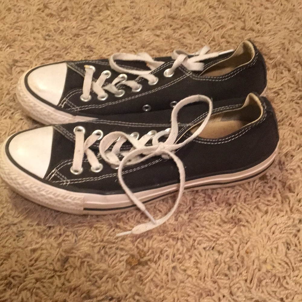 Women’s black converse